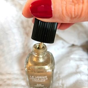 Chanel Le Vernis Canotier